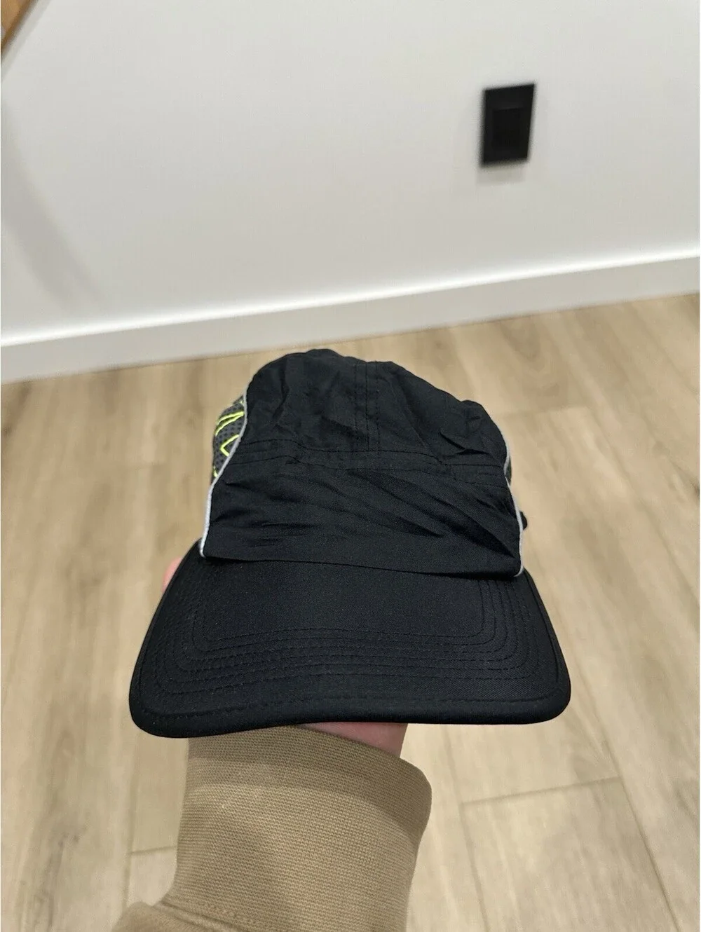 Nike 5 Panel Hat Cap Strap Back Black Neon Aerobill AW84 Lightweight Adjustable